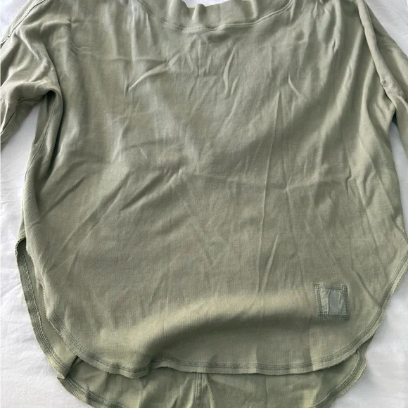Casual Olive Long Sleeve Women's Top - Picture 4 of 4